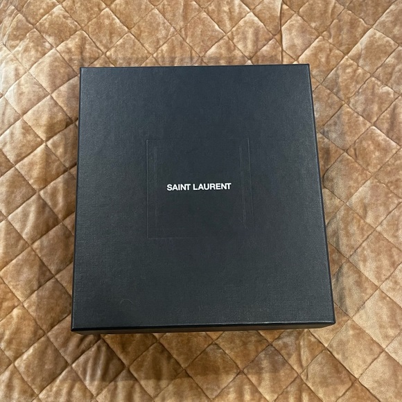 Authentic YSL pantent leather heels size 39 new in box - Picture 2 of 10